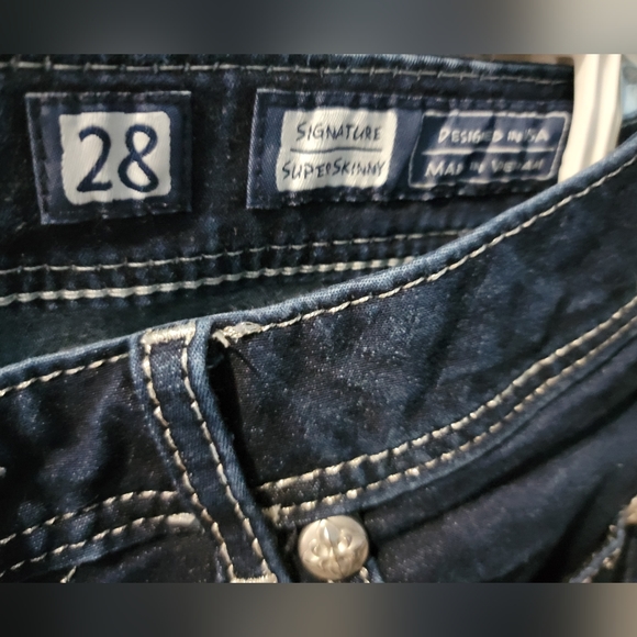 MISS ME Jeans 2 pair for 1 like new. Never worn Size 28. Lowest price. - Picture 5 of 12